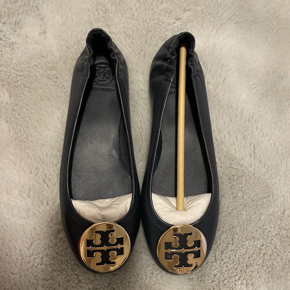 New out of box Tory Burch Minnie Travel Ballet with Metal - never been warn